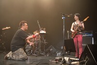 誕生日を祝福される田川伸治（G）。