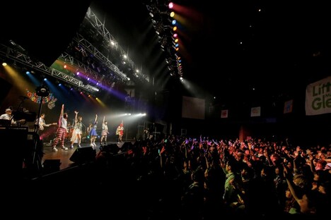 Little Glee Monster「リトグリ1stライブツアー~東名阪でハイ、ピース!!~」TSUTAYA O-EAST公演の様子。(Photo by hajime kamiiisaka)