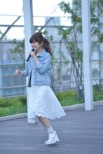 走ってくるMACO。