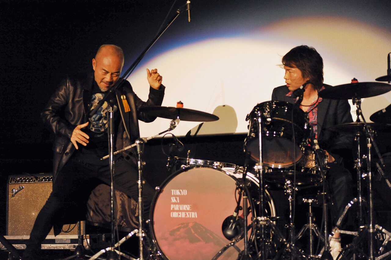 竹中直人にフレッチャー降臨!?スカパラが映画館で熱狂の生“セッション”