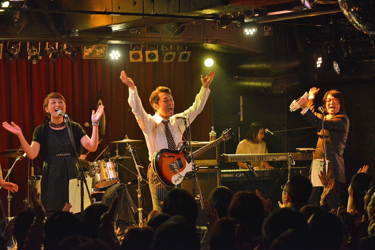 yes, mama ok? 20周年記念ライブ「GREATEST HITS」の様子。