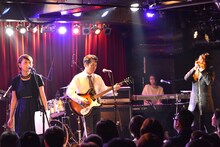 yes, mama ok? 20周年記念ライブ「GREATEST HITS」の様子。