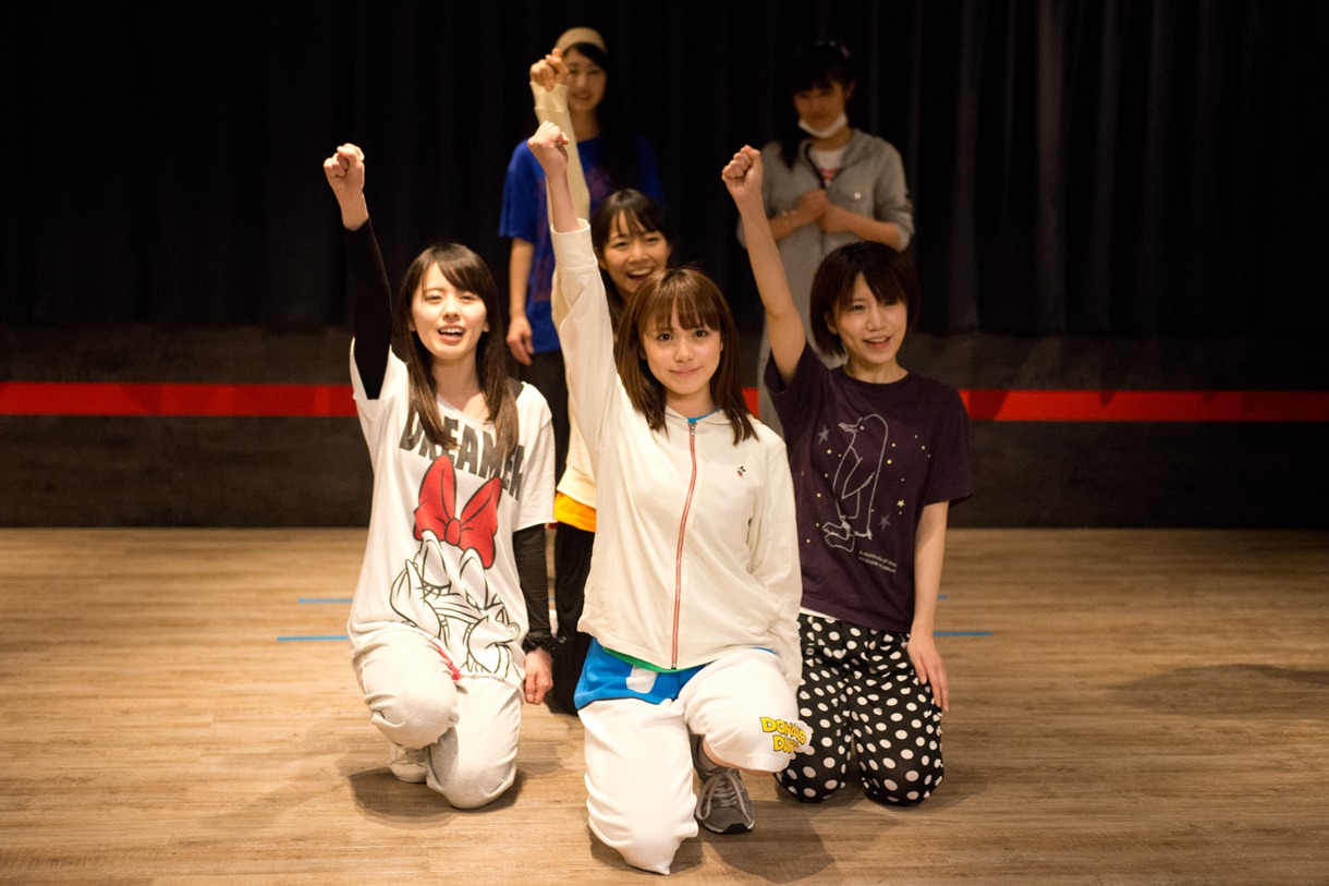「フライングパイレーツ ～ネバーランド漂流記～」の通し稽古を行う奥仲麻琴ら。