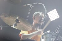 浦山一悟（Dr）（撮影：藤井拓）