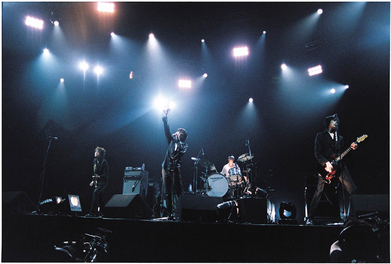 「THEE MICHELLE GUN ELEPHANT -LAST HEAVEN-」の掲載カット。