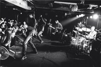 「THEE MICHELLE GUN ELEPHANT -LAST HEAVEN-」の掲載カット。