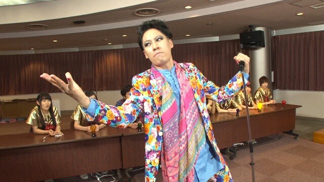 HERE尾形がバラエティ進出！「エビ中＋＋」の準レギュラーに