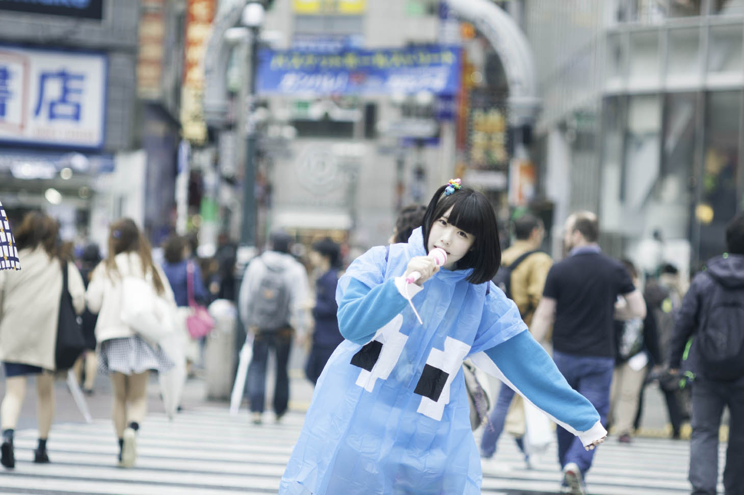 渋谷のスクランブル交差点で歌うあの。