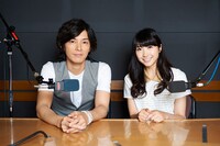 左から藤木直人、番組パーソナリティの伊藤友里。