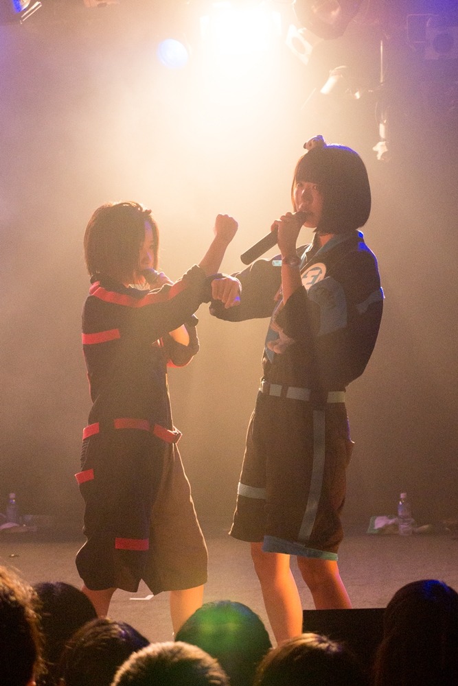 左からしふぉん、あの。（撮影：井上嘉和）