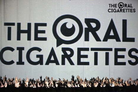 「THE ORAL CIGARETTES 唇ワンマン 2015 SPRING～上京1周年記念、地元関西でなんばハッチゃけるぜの巻～」の様子。