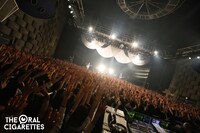 「THE ORAL CIGARETTES 唇ワンマン 2015 SPRING～上京1周年記念、地元関西でなんばハッチゃけるぜの巻～」の様子。