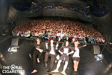 「THE ORAL CIGARETTES 唇ワンマン 2015 SPRING～上京1周年記念、地元関西でなんばハッチゃけるぜの巻～」の様子。