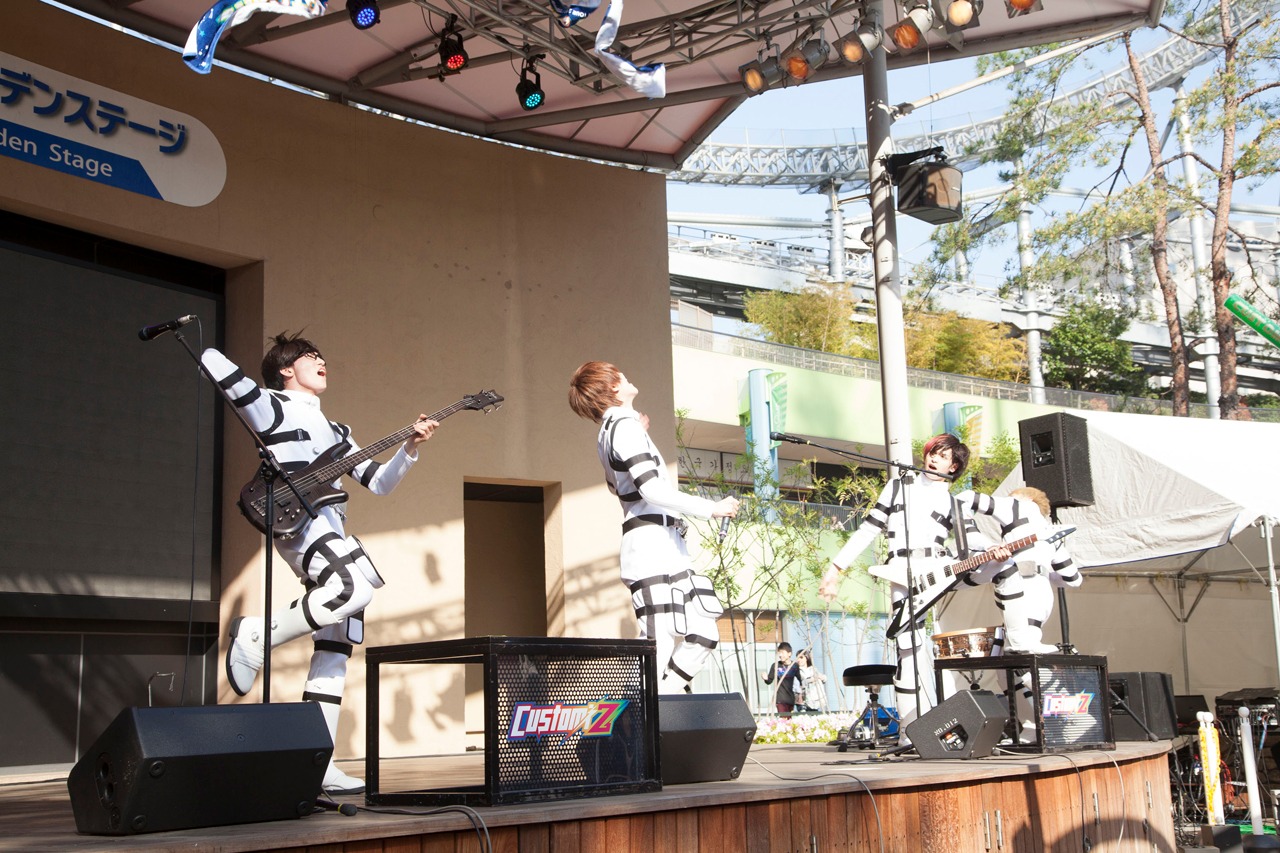カスタマイZ「全国行脚春のぶっちぎりツアー!!!! “激戦×Crusher” in 東京ドームシティ ラクーアガーデンステージ」の様子。