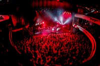 石崎ひゅーい「さよなら、東京メリーゴーランド」の様子。（撮影：上飯坂一）