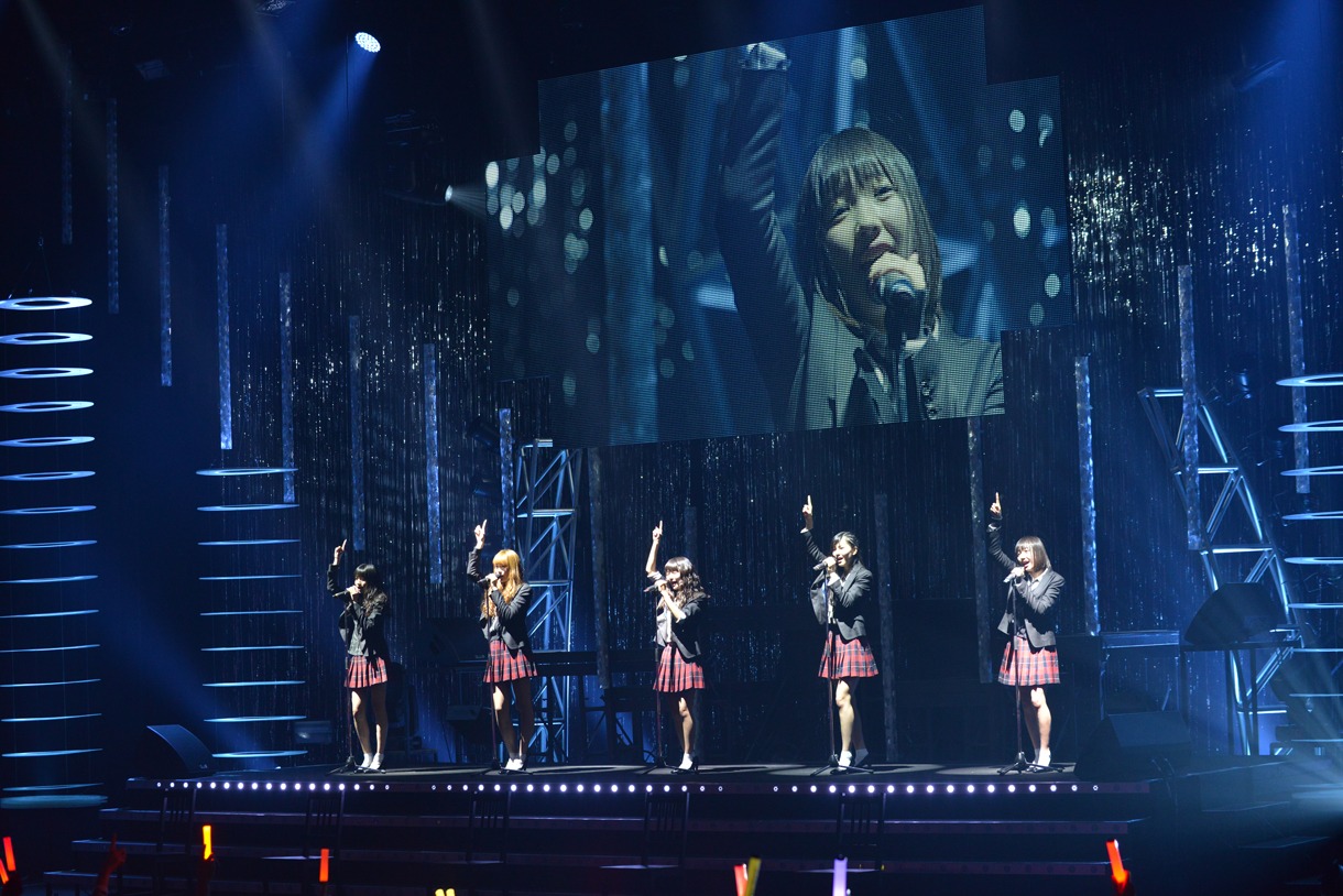 「＃ユメトモの輪ツアー2015春～日経エンタ！さん、ごめんなさい！わたしたち結局メジャーデビューしちゃいます東・名・阪TOUR～」ライブの様子。