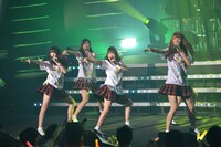 「＃ユメトモの輪ツアー2015春～日経エンタ！さん、ごめんなさい！わたしたち結局メジャーデビューしちゃいます東・名・阪TOUR～」ライブの様子。