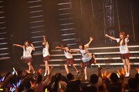 「＃ユメトモの輪ツアー2015春～日経エンタ！さん、ごめんなさい！わたしたち結局メジャーデビューしちゃいます東・名・阪TOUR～」ライブの様子。