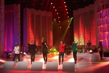 「MUSIC FAIR」出演時のRIP SLYMEとOKAMOTO'S。 (c)フジテレビ