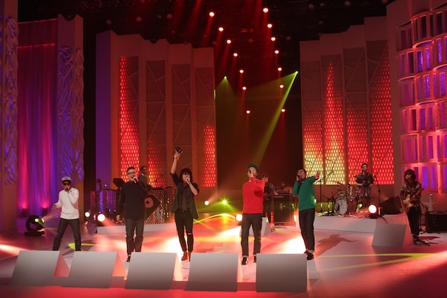 「MUSIC FAIR」出演時のRIP SLYMEとOKAMOTO'S。 (c)フジテレビ