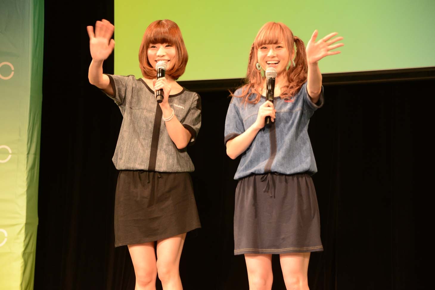 左からあいにゃん（B）、ゆかるん（Key）。