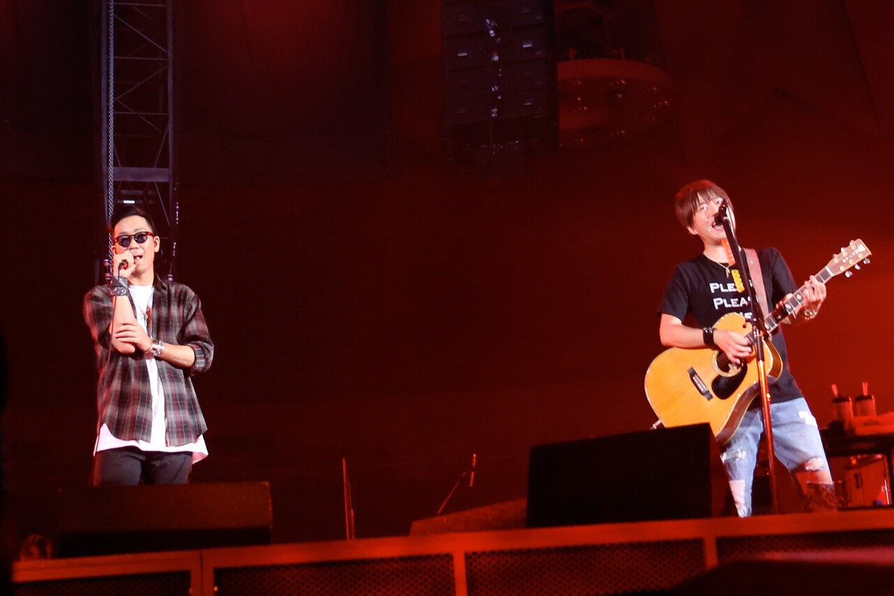 「KOBUKURO LIVE TOUR 2015“奇跡”」真駒内アイスアリーナ公演の様子。