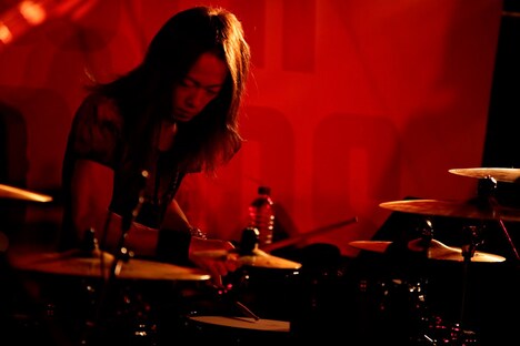 yukihiro（Dr）（撮影：河本悠貴）