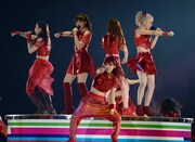 今週の人気画像10位は「E-girls、たまアリで迎えた大ボリュームのツアーファイナル」より、E-girls「LIVE TOUR 2015 "COLORFUL WORLD"」4月29日の埼玉・さいたまスーパーアリーナ公演の様子。