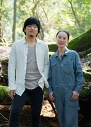 左から秦基博、河瀬直美監督。（撮影：堀切修嗣）