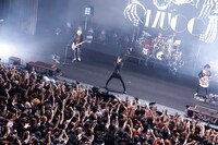 「MUCC TOUR 2015 "F#CK THE PAST F#CK THE FUTURE"」東京・EX THEATER ROPPONGI公演の模様。（撮影：木村泰之）