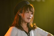 今週の人気画像8位は「BiSHが渋谷でこっそり初ライブ、クソアイドルの3箇条を発表」より、ハグ・ミィ。