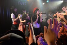 BiSHの初ライブの様子。