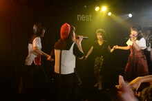 BiSHの初ライブの様子。