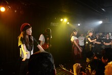 BiSHの初ライブの様子。