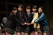 舞台「幕が上がる」公開ゲネプロの様子。
