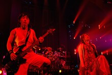 ViViD「ViViD LIVE TOUR 2015 THE BEGINNING of THE END FINAL『CROSSING OF THE DREAM』」（Photo by Yoji Kawada）ViViD「ViViD LIVE TOUR 2015 THE BEGINNING of THE END FINAL『CROSSING OF THE DREAM』」（Photo by Yoji Kawada）