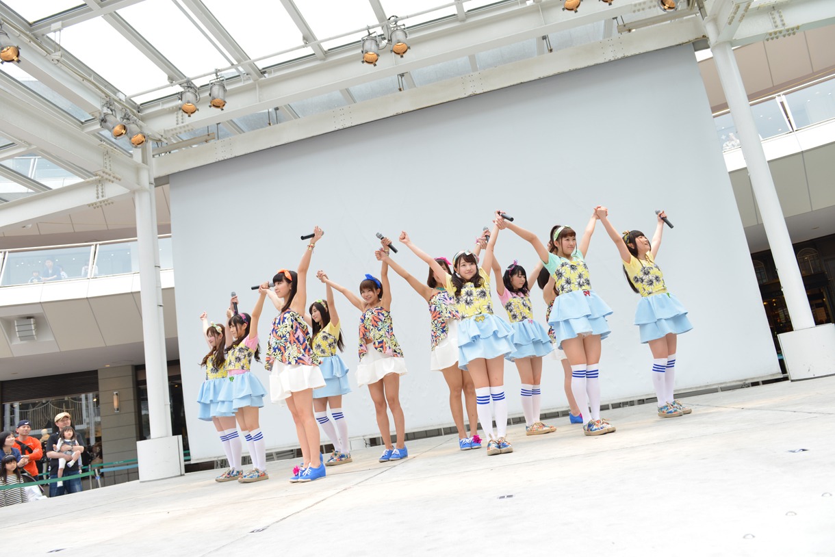 LinQ「ハレハレ☆パレード」発売記念イベントの様子。