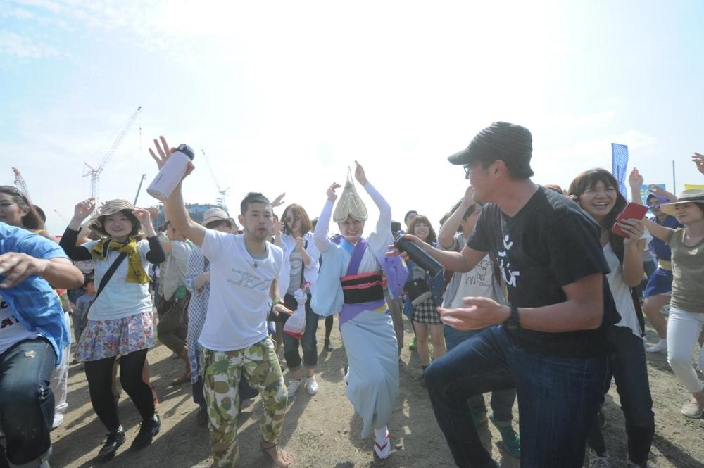 会場内を練り歩き、来場者も一緒に参加して踊れる「CARNIVAL」枠として、阿波踊りや盆踊りの団体も出演。