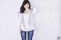 渡辺麻友「Avail」広告撮影時のショット。