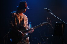 クボケンジ（Vo, G）（Photo by w.mdzk）