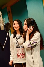 左から竹内まりや、Superfly。