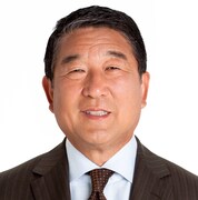 現顧問の徳光和夫。