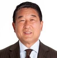 現顧問の徳光和夫。