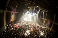 「hide FILM ALIVE ～hide Memorial Day 2015～」の様子。