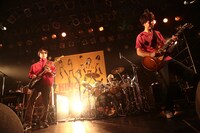 真心ブラザーズ「KING OF ROCK 20th」の様子。（photo by eri shibata）