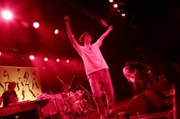 真心ブラザーズ「KING OF ROCK 20th」の様子。（photo by eri shibata）