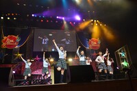 「iDOL Street Carnival 2015 ～GOLDEN PARADE!!!!!～」ライブの様子。