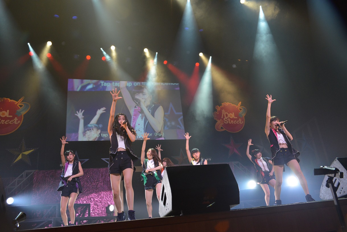 「iDOL Street Carnival 2015 ～GOLDEN PARADE!!!!!～」ライブの様子。