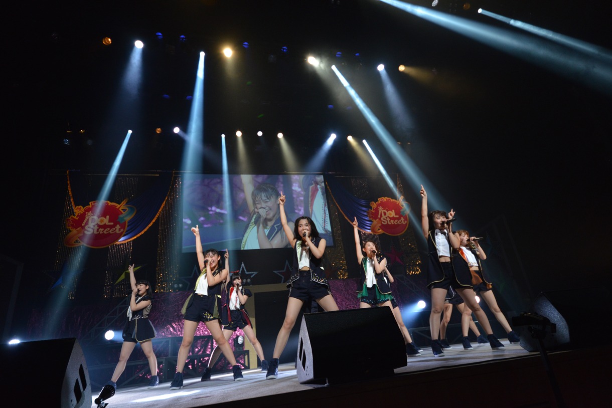 「iDOL Street Carnival 2015 ～GOLDEN PARADE!!!!!～」ライブの様子。