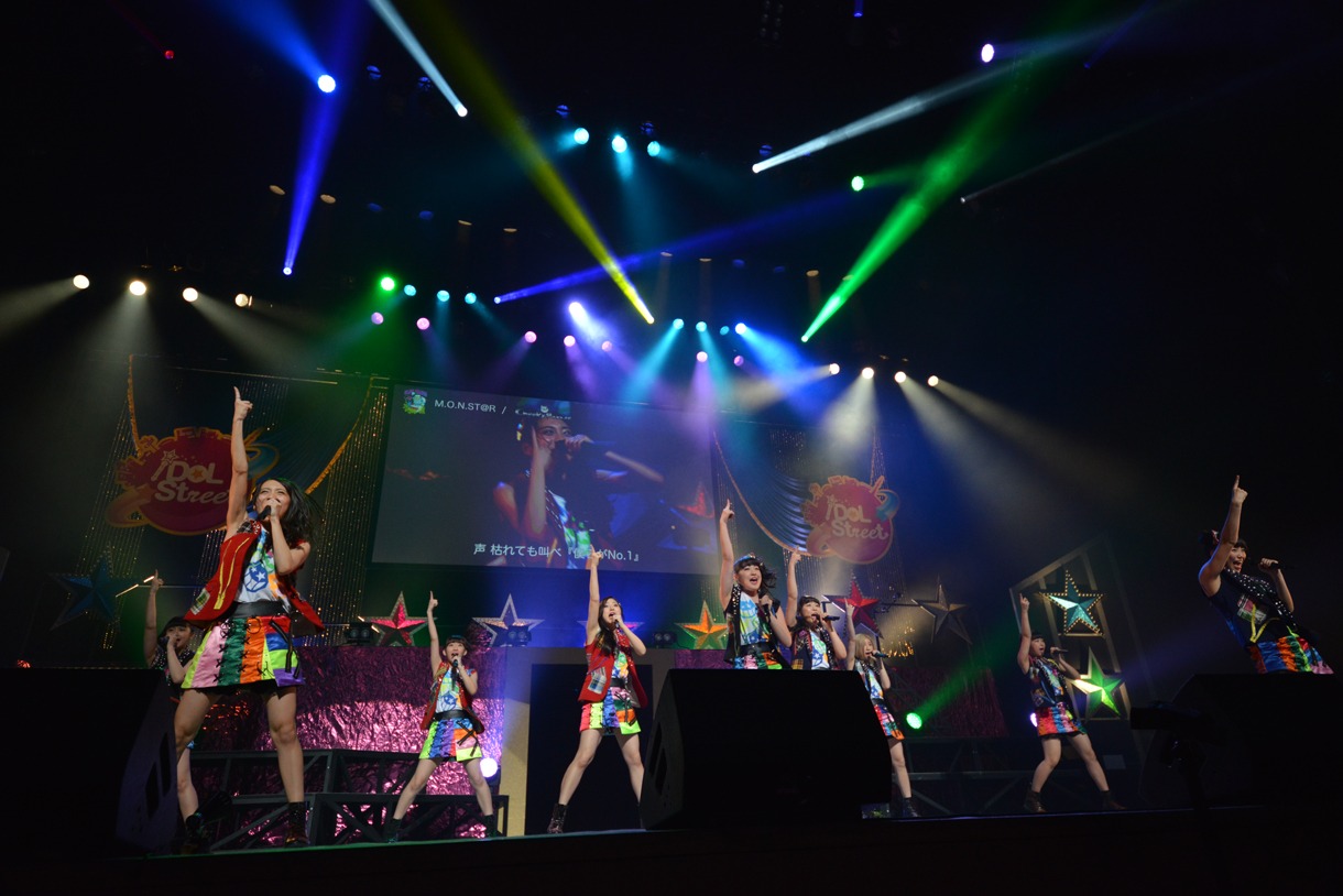 「iDOL Street Carnival 2015 ～GOLDEN PARADE!!!!!～」ライブの様子。